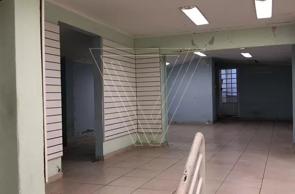 EXCELENTE SALÃO COMERCIAL COM 240 M² - CENTRO DE JUNDIAÍ.
