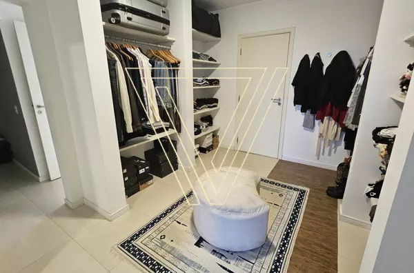 – Suíte Principal Closet
