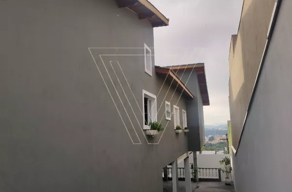 Oportunidade em Jordanésia: Casa no Condomínio Reserva Colina Verde 