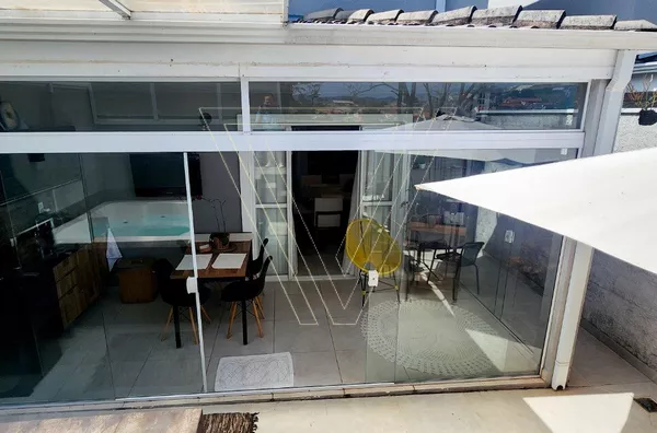 Casa em Condomínio Fechado com Spa Privativo – Kaza Jundiaí (Cidade Nova)Viva com conforto, segurança e uma área de lazer exclusiva no quintal da sua casa!