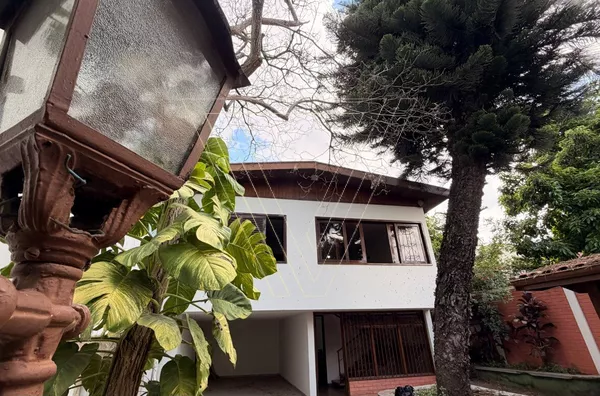OPORTUNIDADE 524 m² de terreno  -  311m² de área construída 