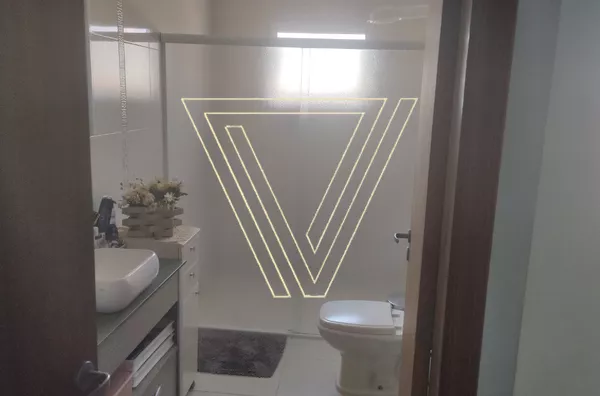 Oportunidade em Jordanésia: Casa no Condomínio Reserva Colina Verde 