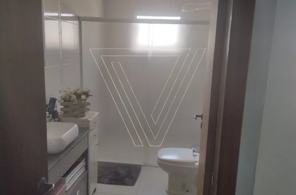 Oportunidade em Jordanésia: Casa no Condomínio Reserva Colina Verde 