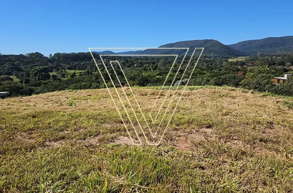 Lote de 820m² no Terras da Alvorada: Projeto Aprovado e Vista Definitiva para a Serra do Japi 