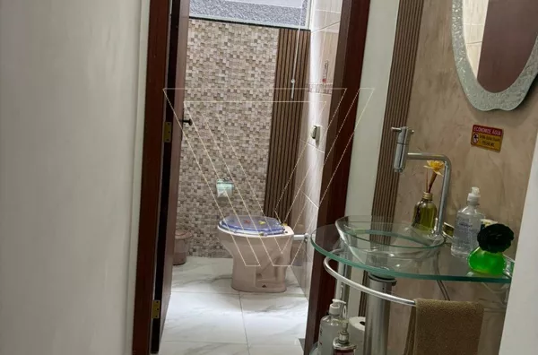 # 3 DORMITÓRIOS COM 280m² CONSTRUÍDO - ACEITA PERMUTA. - Foto 14