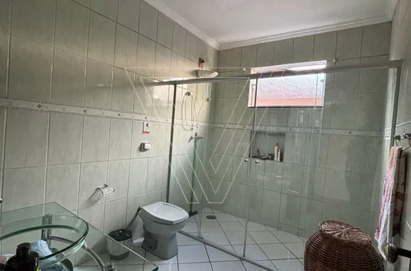 # 3 DORMITÓRIOS COM 280m² CONSTRUÍDO - ACEITA PERMUTA. - Foto 13