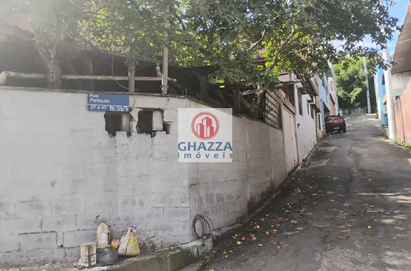 Vende: casa com 2 dormitórios, sala, cozinha e banheiro, 4 vagas de garagem, edícula com 1 dormitório, sala, cozinha, banheiro, 1 vaga de garagem. - Foto 2