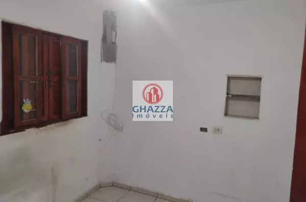 Vende: casa com 2 dormitórios, sala, cozinha e banheiro, 4 vagas de garagem, edícula com 1 dormitório, sala, cozinha, banheiro, 1 vaga de garagem. - Foto 5
