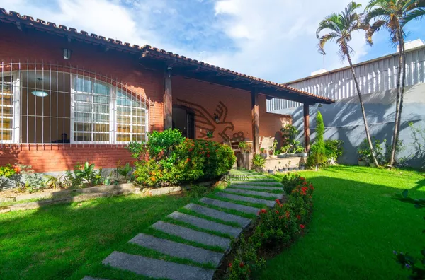 Casa 4 quartos em Jardim Camburi | Terreno duplo e lazer