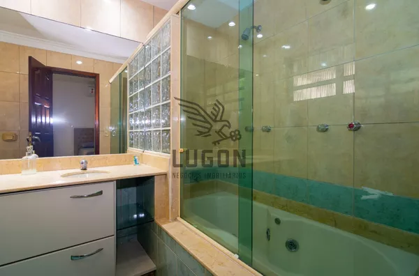 WC Suite 02