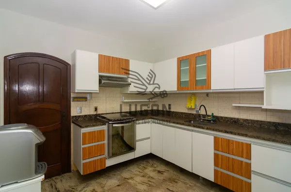 Casa com 4 quartos para alugar em Santa Luíza, Vitória | 2 vagas