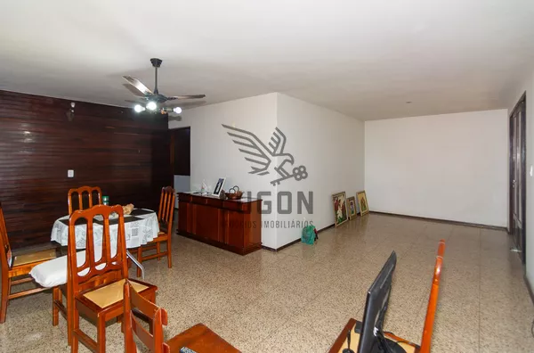 Casa com 3 quartos e 2 suites com terreno de 349m² e 250m² construidos disponivel para venda, Barro Vermelho, Vitória, ES