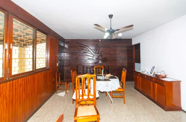 Casa com 3 quartos e 2 suites com terreno de 349m² e 250m² construidos disponivel para venda, Barro Vermelho, Vitória, ES