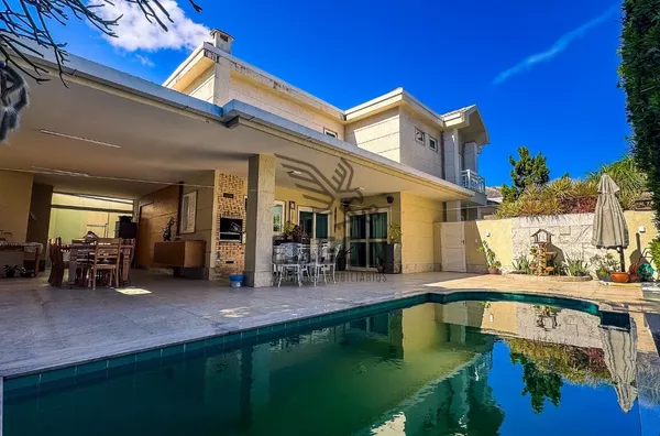 Casa em condomínio à venda na Mata da Praia | 3 suítes