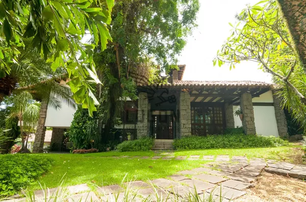Casa 4 suítes em Fradinhos, Vitória | 1.863 m² de terreno