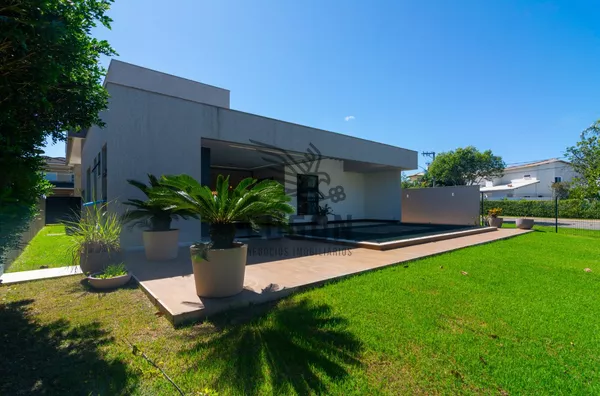 Casa linear no Boulevard Lagoa, Serra | 600 m² de terreno