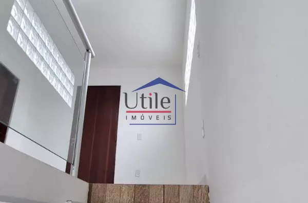 CASA SOBRADADA PARA LOCAÇÃO EM VALINHOS - JD. UNIVERSO