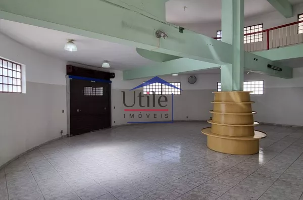 IMÓVEL COMERCIAL PARA LOCAÇÃO EM VALINHOS