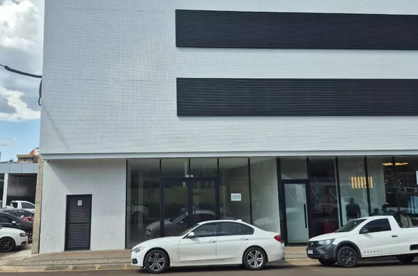 LOCAÇÃO: SALA COMERCIAL NA RUA GUARANI 