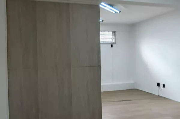 SALA COMERCIAL - 31 CENTRO COMERCIAL TAPAJÓS