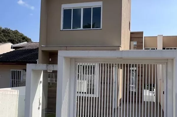 VENDA: SOBRADO TRIPLEX NO BAIRRO FRARON