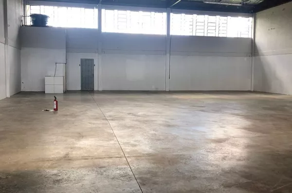 BARRACÃO NO BAIRRO FRARON 