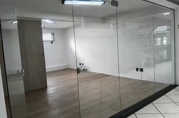 SALA COMERCIAL - 31 CENTRO COMERCIAL TAPAJÓS