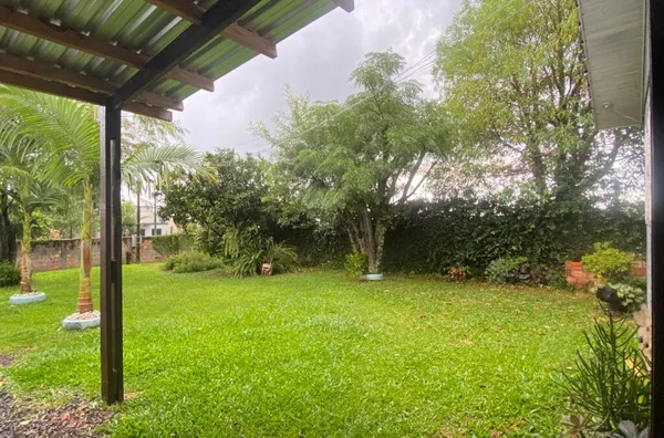 LOCAÇÃO: CASA NO BAIRRO SÃO FRANCISCO 