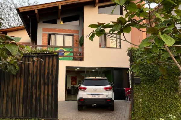 CASA PARA VENDA NO BAIRRO MENINO DEUS