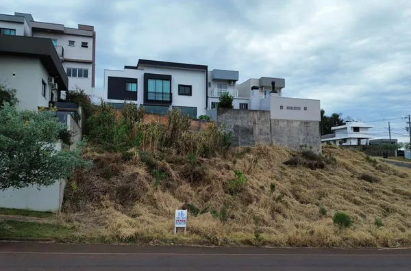 VENDA: TERRENO NO BAIRRO FRARON