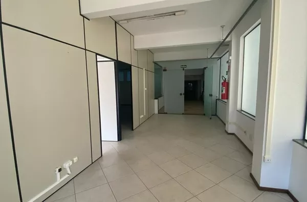 LOCAÇÃO: SALA 08 - SHOPPING ITACOLOMI 