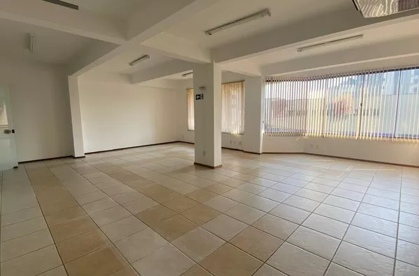 LOCAÇÃO: SALA 10 - SHOPPING ITACOLOMI