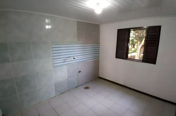 LOCAÇÃO: CASA Nº 325 - BAIRRO MENINO DEUS