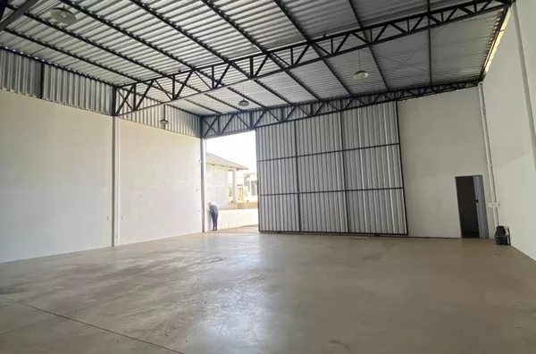 LOCAÇÃO: BARRACÃO NO BAIRRO MENINO DEUS 