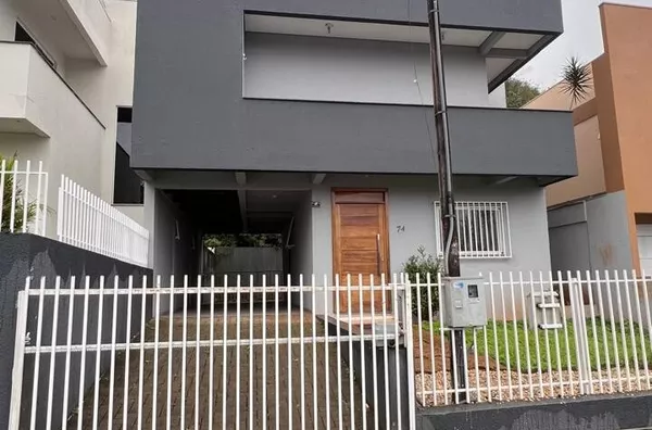 VENDA: SOBRADO NO BAIRRO FRARON