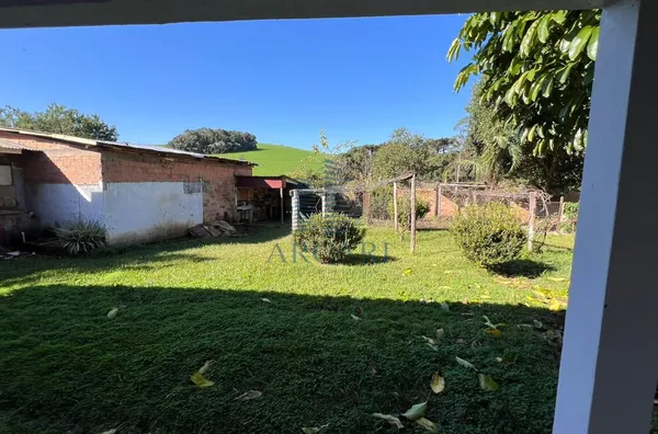 CHÁCARA A VENDA PRÓXIMA AO CENTRO 