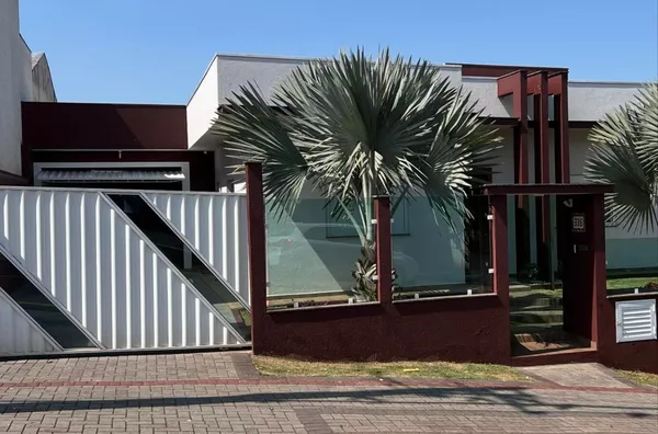 VENDA: CASA NO CENTRO DE PATO BRANCO 