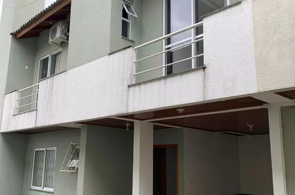 VENDA: SOBRADO NO BAIRRO AEROPORTO  