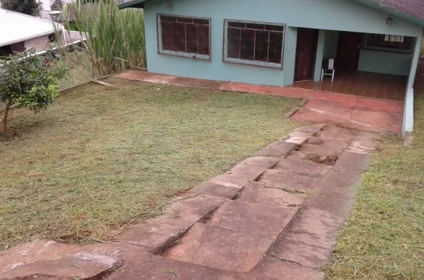 LOCAÇÃO: CASA NO BAIRRO VILA ISABEL 