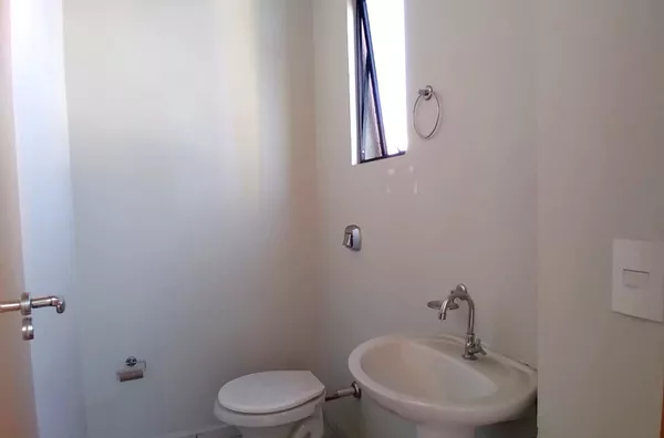 LOCAÇÃO: SALA COMERCIAL 404 - EDIFÍCIO COMERCIAL DALLA VALLE