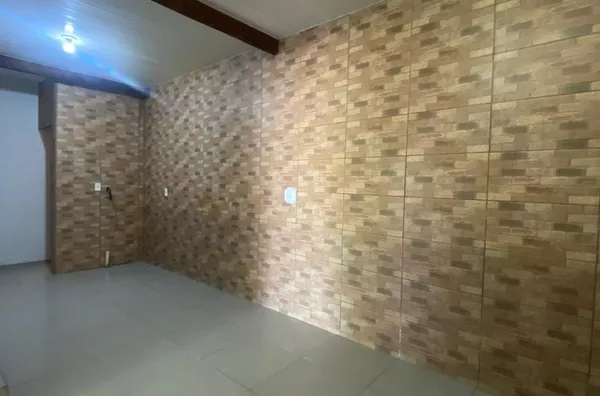 LOCAÇÃO: CASA NO BAIRRO SÃO FRANCISCO 