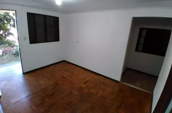LOCAÇÃO: CASA Nº 325 - BAIRRO MENINO DEUS