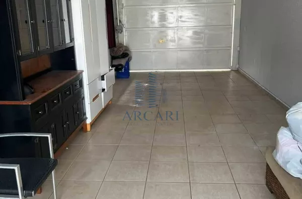 CASA DE ALTO PADRÃO, em área NOBRE da cidade