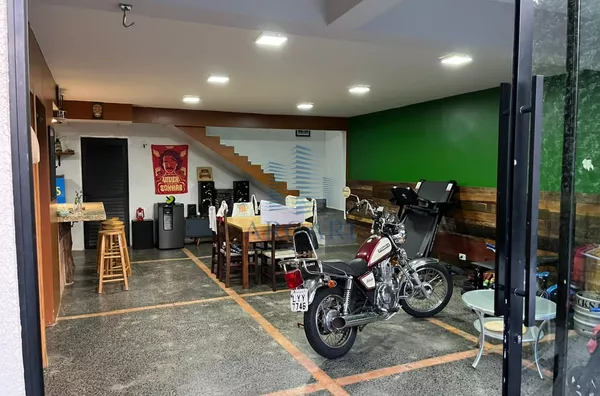 CASA PARA VENDA NO BAIRRO MENINO DEUS