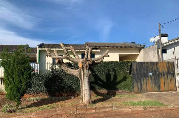 VENDA: CASA NO BAIRRO SÃO FRANCISCO