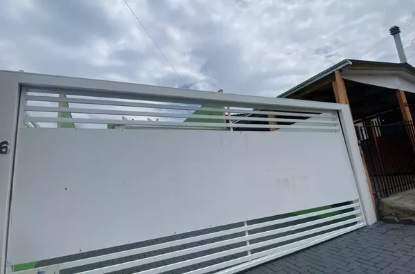 LOCAÇÃO: CASA NO BAIRRO PARQUE DO SOM 