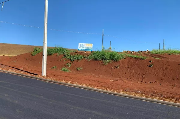 VENDA: TERRENOS NO BAIRRO JARDIM FLORESTA 