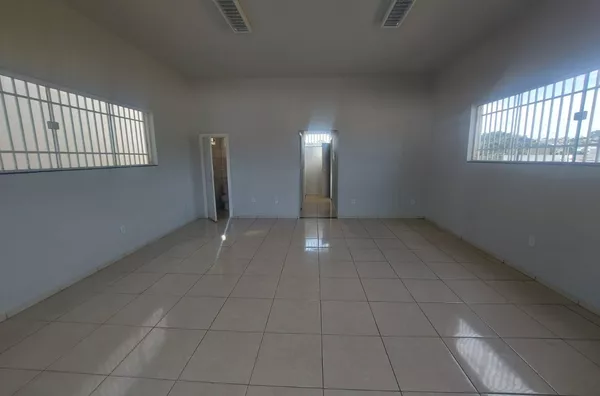 LOCAÇÃO: SALA COMERCIAL NO BAIRRO SÃO FRANCISCO