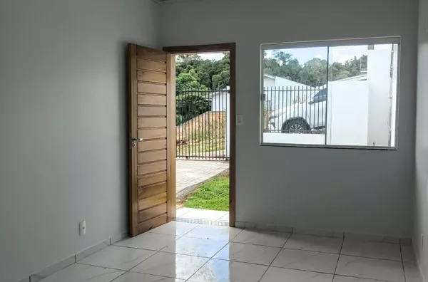 LOCAÇÃO: CASA NO BAIRRO FRARON (ROGERIO DAS CHAVES - CASA 02)