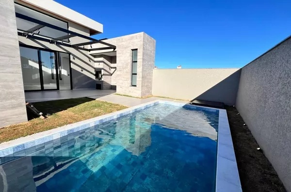 VENDA: CASA DE ALTO PADRÃO 